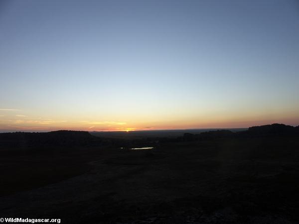 Восход над isalo национальный парк