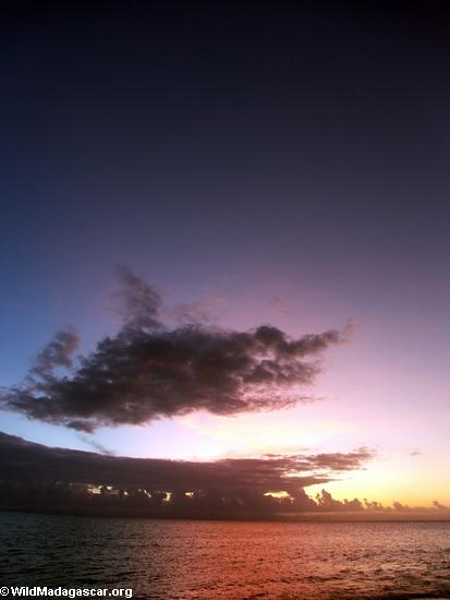 のmasoala半島のtampolo地域で日没