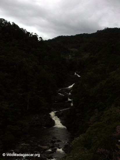 namorona川の滝