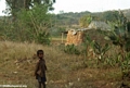 Child along road to Isalo (Isalo)