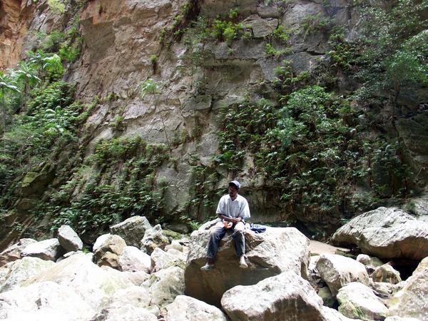 Guide Joel in Canyon de Singes (Isalo) [1018-isalo_0003]