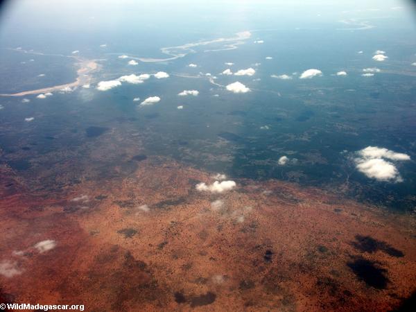 Aerial view of deforestation and erosion in southern Madagascar (Isalo) [tulear_ftdau_flight0156]
