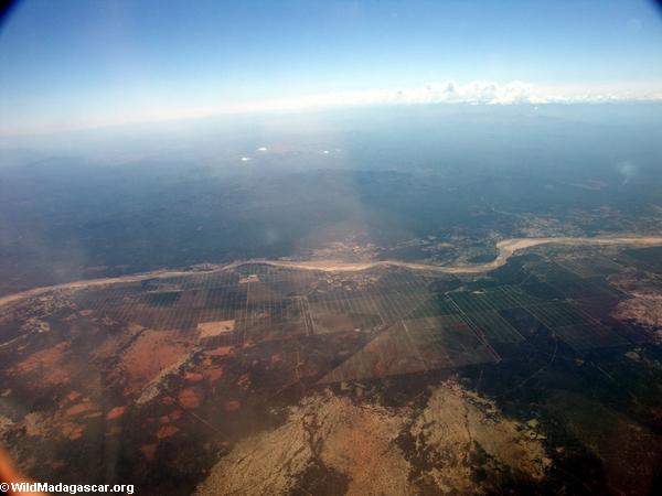 Aerial view of deforestation and erosion in southern Madagascar (Isalo) [tulear_ftdau_flight0169]
